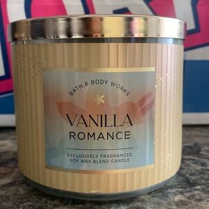 Bath & Body Works Vanilla Romance 3-Wick candle